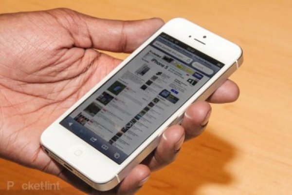Orange aduce, din 2 noiembrie, iPhone 5 în România